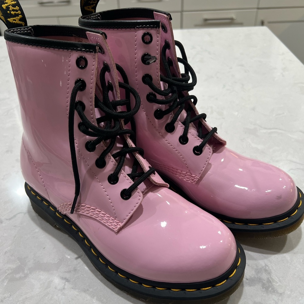 Dr. Martens Unisex-Adult 1460 Women's Patent Leather Boots